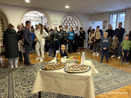 24-Likovna razstava Zasebnega vrtca Zarja (25)